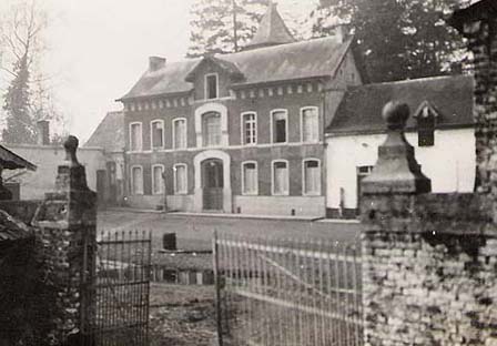 L'arrière de la maison de Fréhart vu depuis la cour de ferme