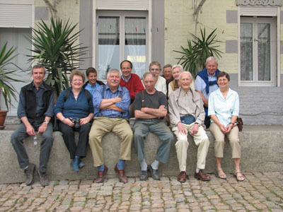 On pose au même endroit que la dite photo...