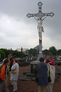 Le calvaire surmontant la tombe Brasseur