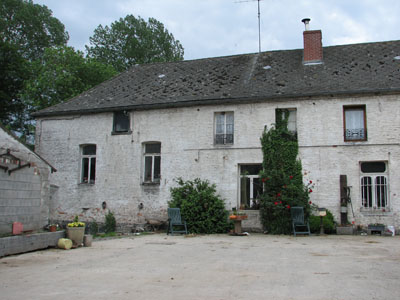le bâtiment d'habitation de la ferme.